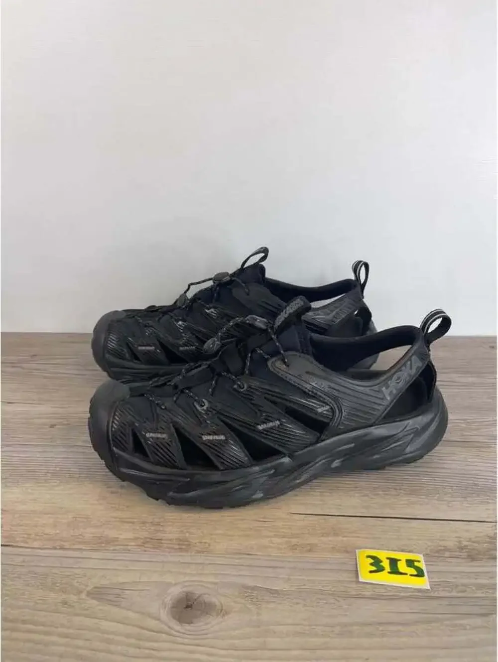 HOKA ONE ONE Hopara Mens Size 9.5 Triple Black Mountain Hiking Water Sandals